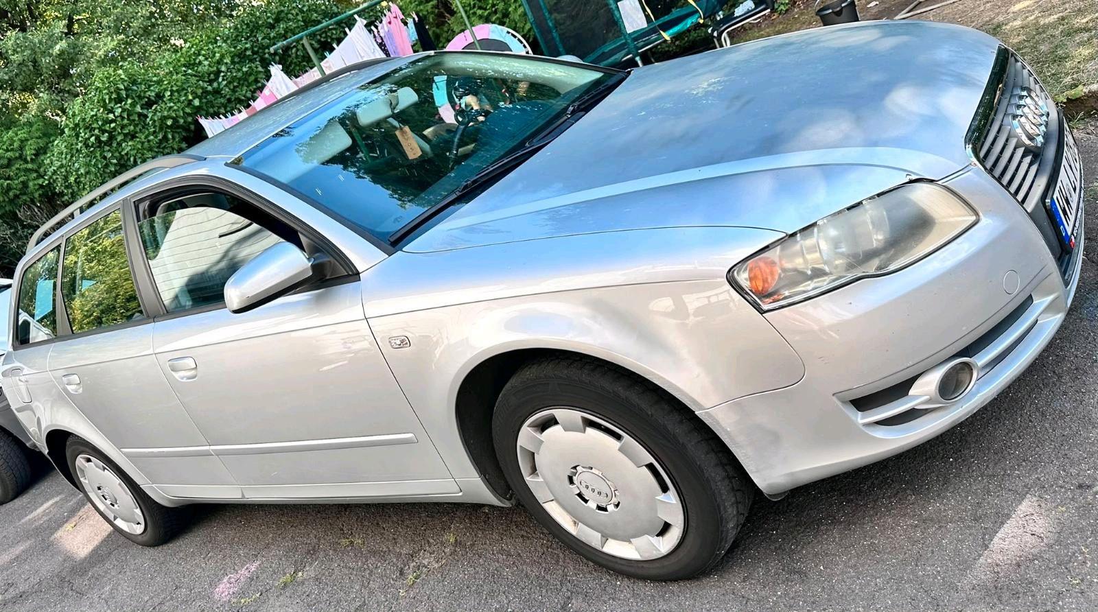 Audi A4 2009 — rear view