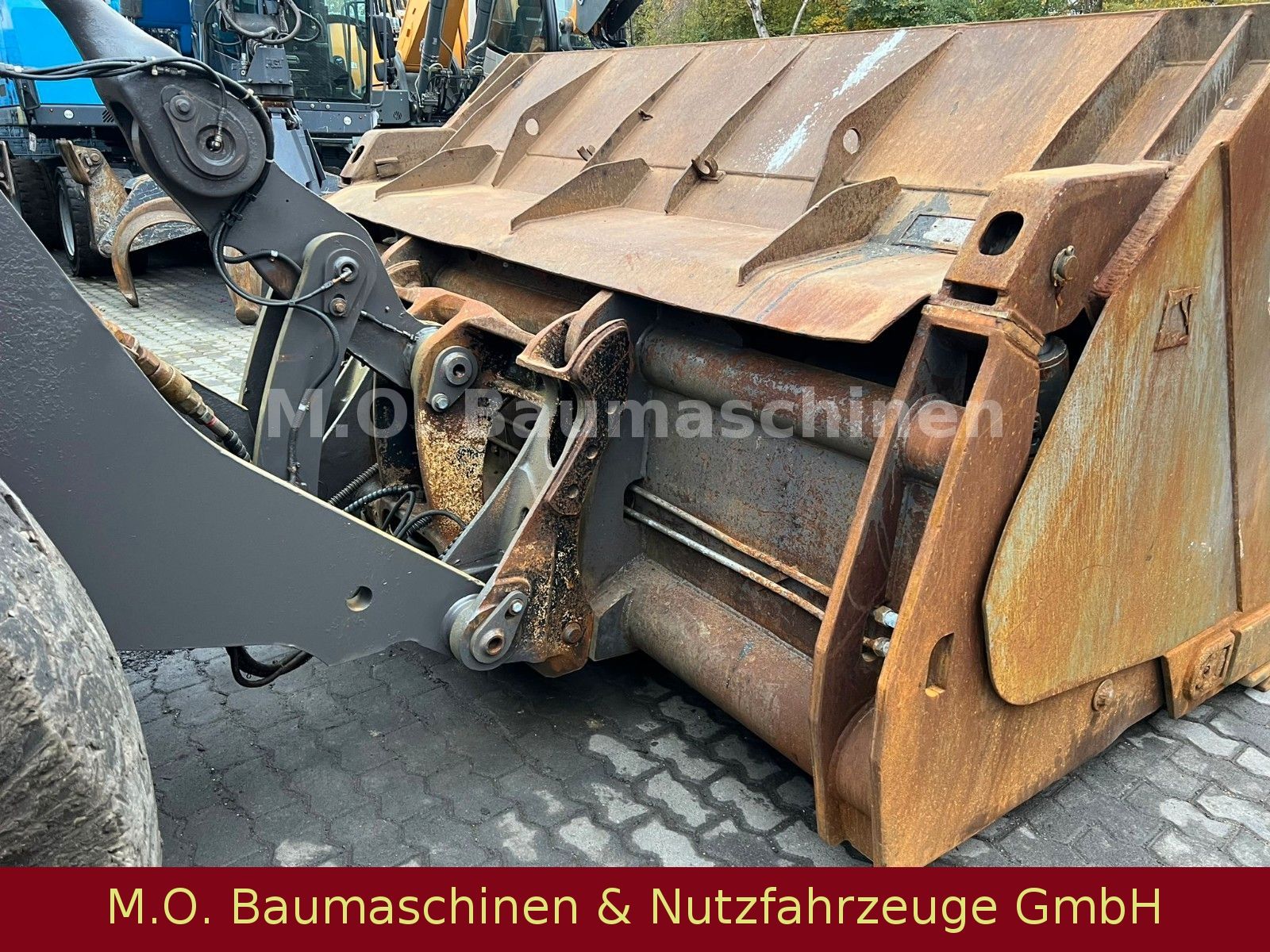 Fahrzeugabbildung Volvo L 120 G /BSS/Hochkippschaufel/Waage /AC / ZSA