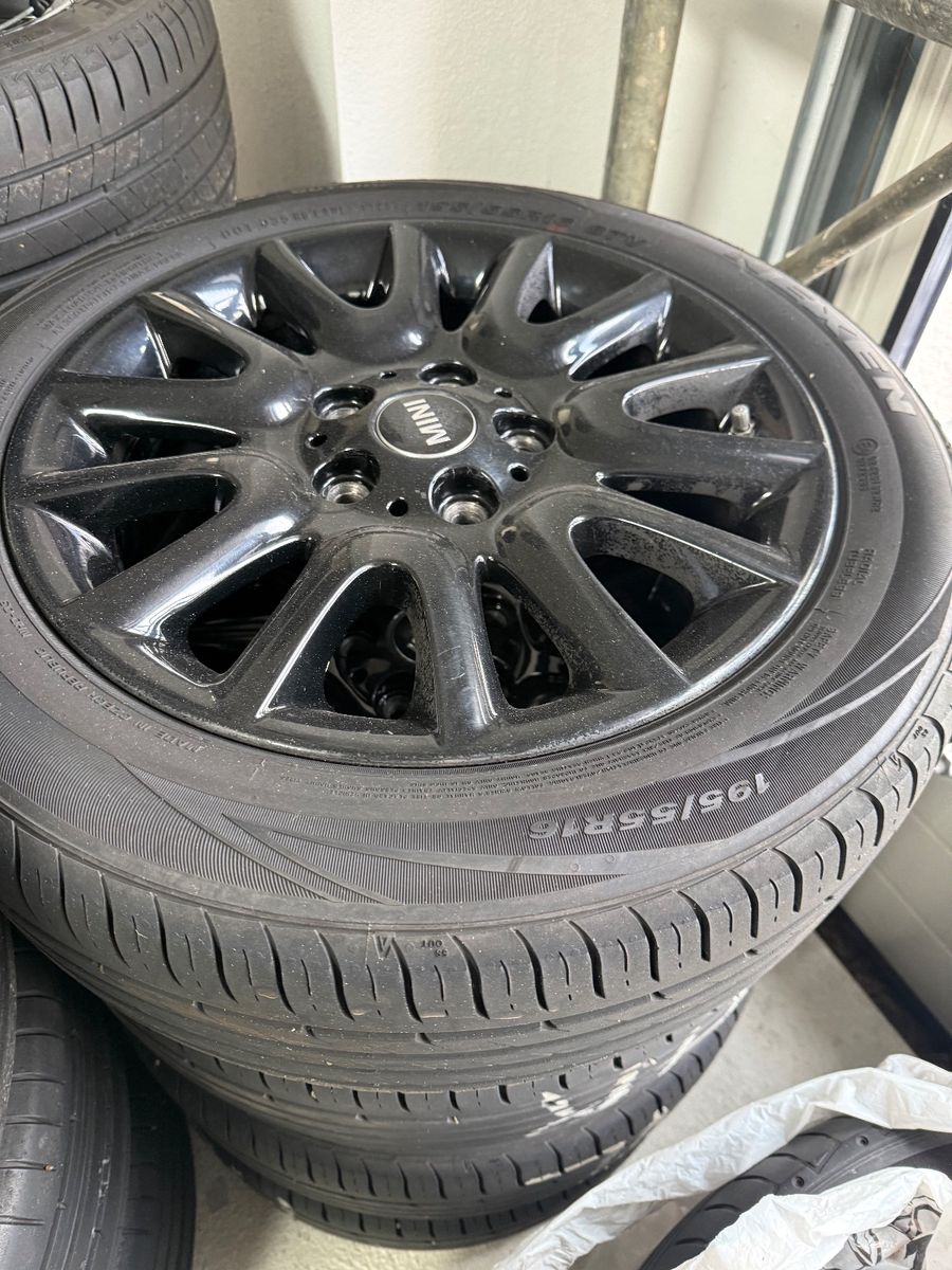 Fahrzeugabbildung MINI COOPER Mini 5-trg. Cooper/ unfallfrei top