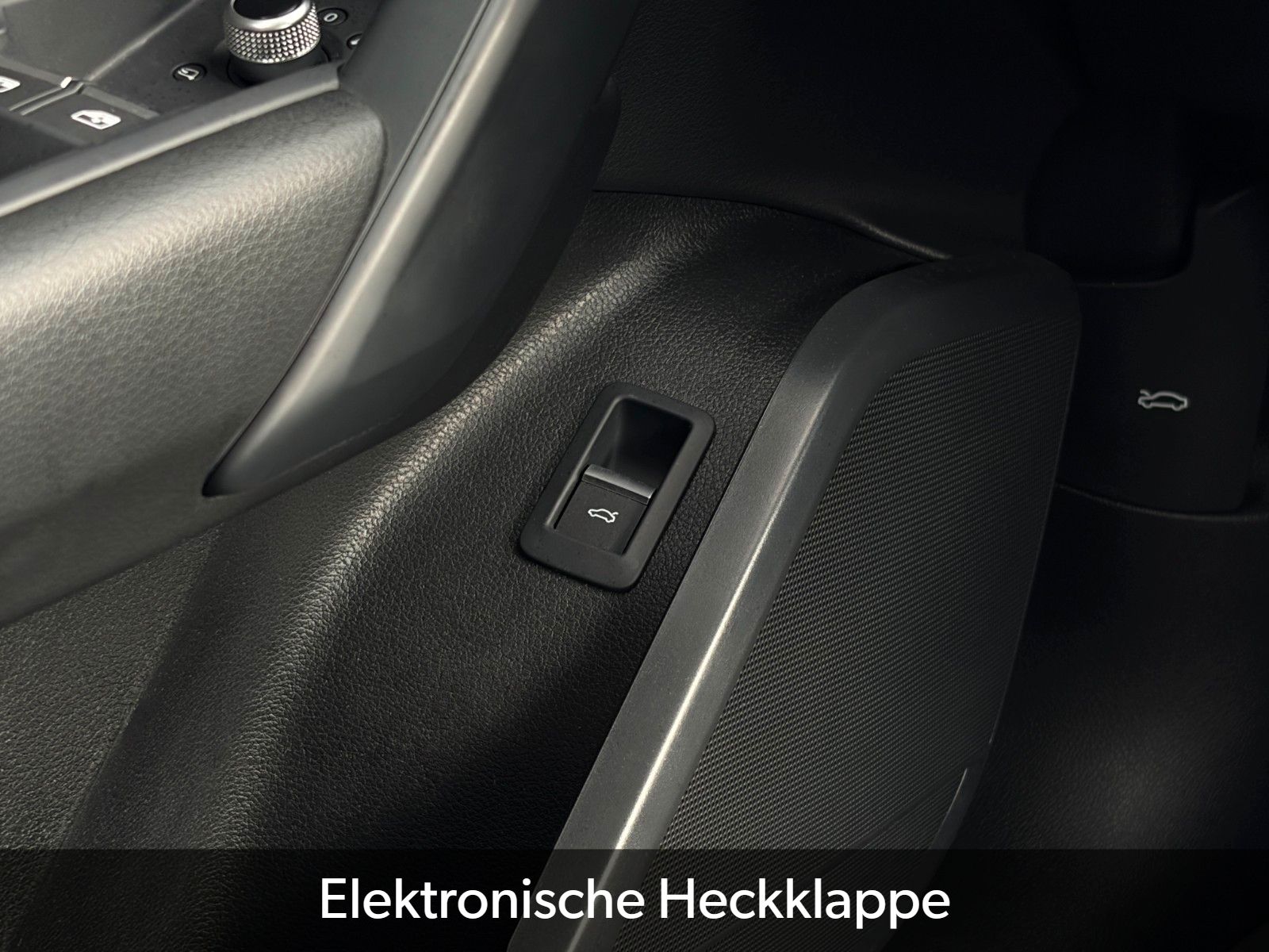 Fahrzeugabbildung Audi Q5 Sportback 40 TFSI quattro advan. AHK Matrix