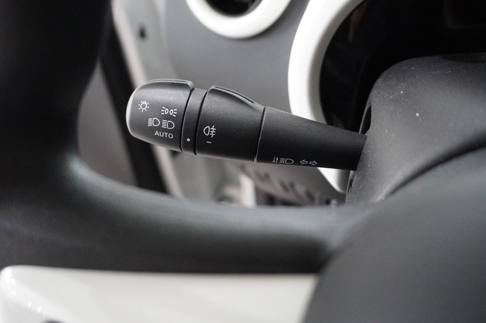 Fahrzeugabbildung Renault Twingo Equilibre Electric 22KWH NAVI/LED/DAB+