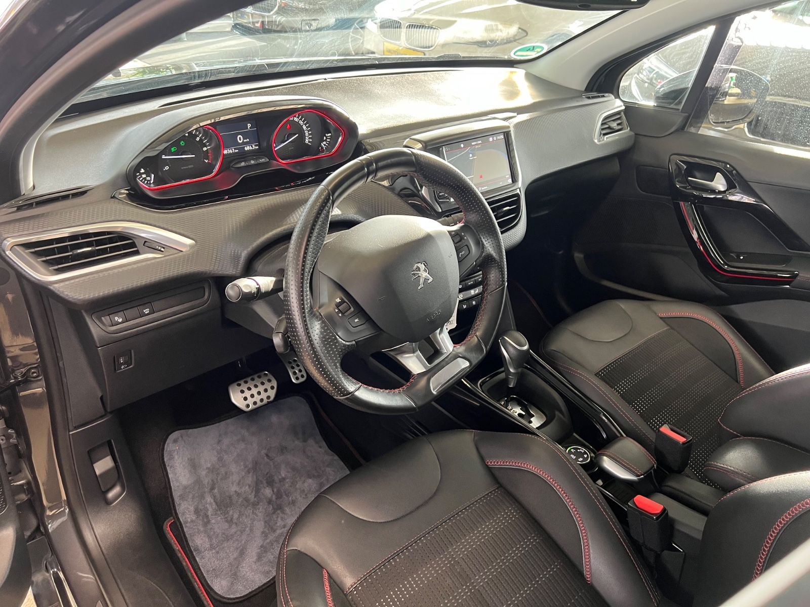 Fahrzeugabbildung Peugeot 2008 Allure GT LINE AUTOMATIK*DACHHIMMEL MIT LED