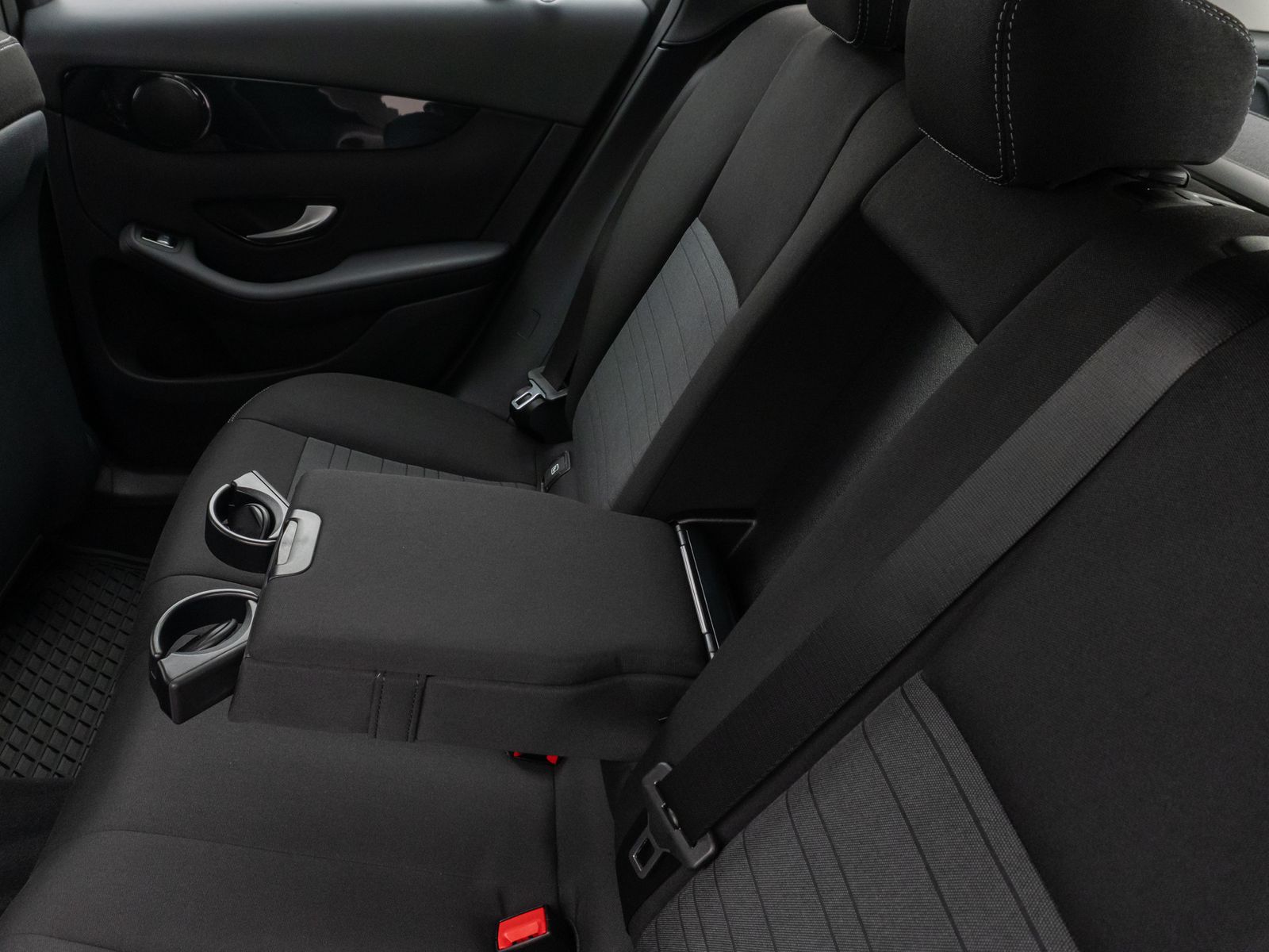 Fahrzeugabbildung Mercedes-Benz GLC 250 4Matic Kamera AHK Navi Sitzhzg