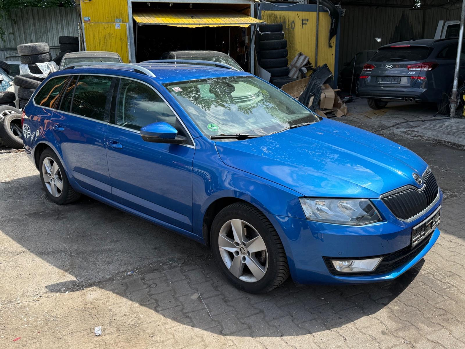 Skoda Octavia 1.6 TDI DSG Ambition Kombi NAVI SHZ