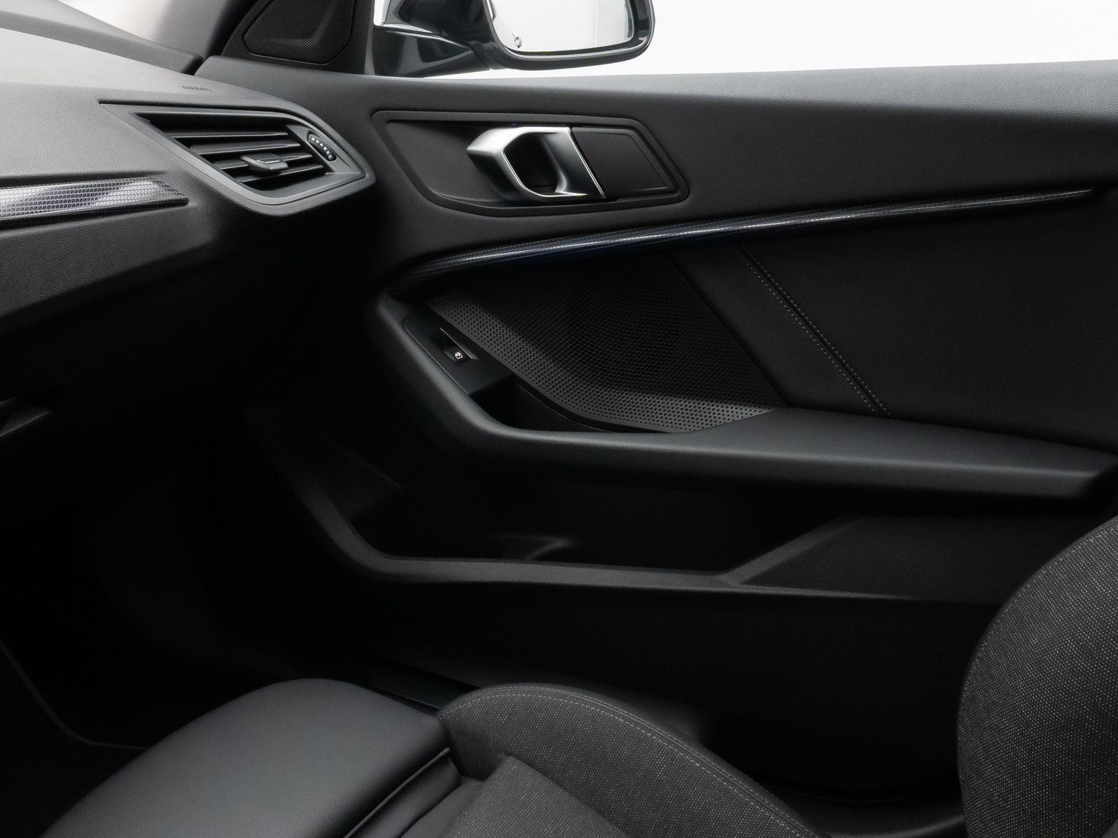 Fahrzeugabbildung BMW 118i Sport Line DAB HiFi Lenkrhz Fernlichtassist