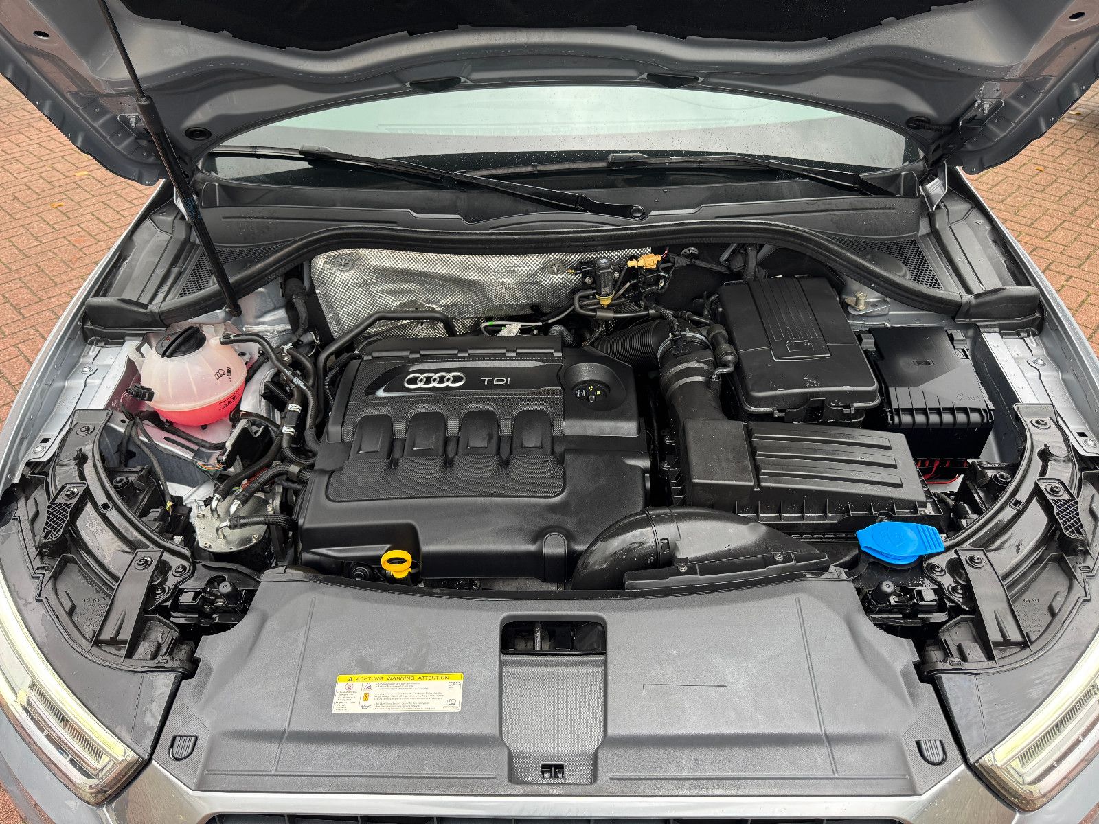 Fahrzeugabbildung Audi Q3 2.0 TDI QUATTRO S-TRONIC S-LINE SPORTPAKET