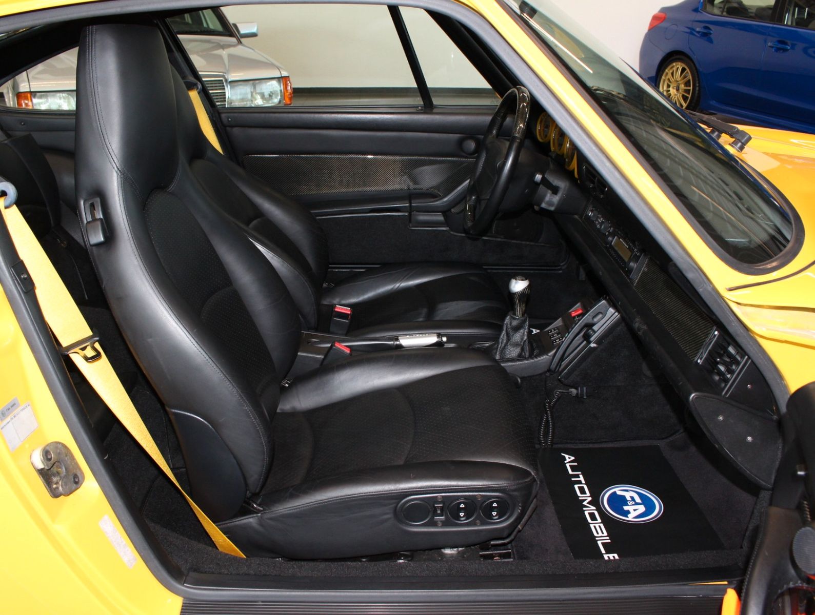 Fahrzeugabbildung Porsche 993 Carrera 4  1. Hand + Sammler + Lückenlos PZ