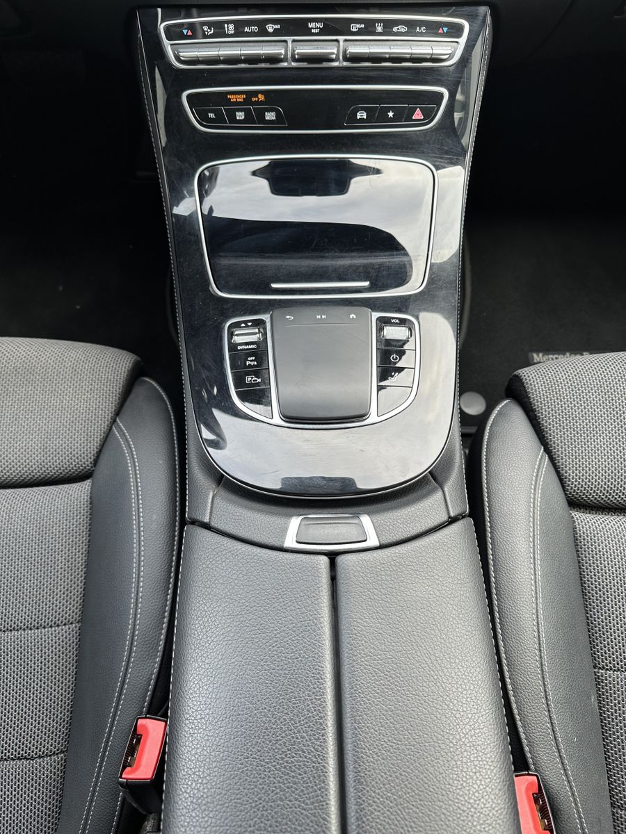 Fahrzeugabbildung Mercedes-Benz E 300e T Avantgarde NAV+LED+KAMERA+SHZ+VCOCKPIT
