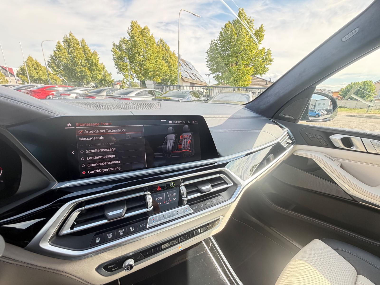 BMW X7*M50xd*M-SPORTPAKET*3xTV*6xSITZER*ACC*HUD*360