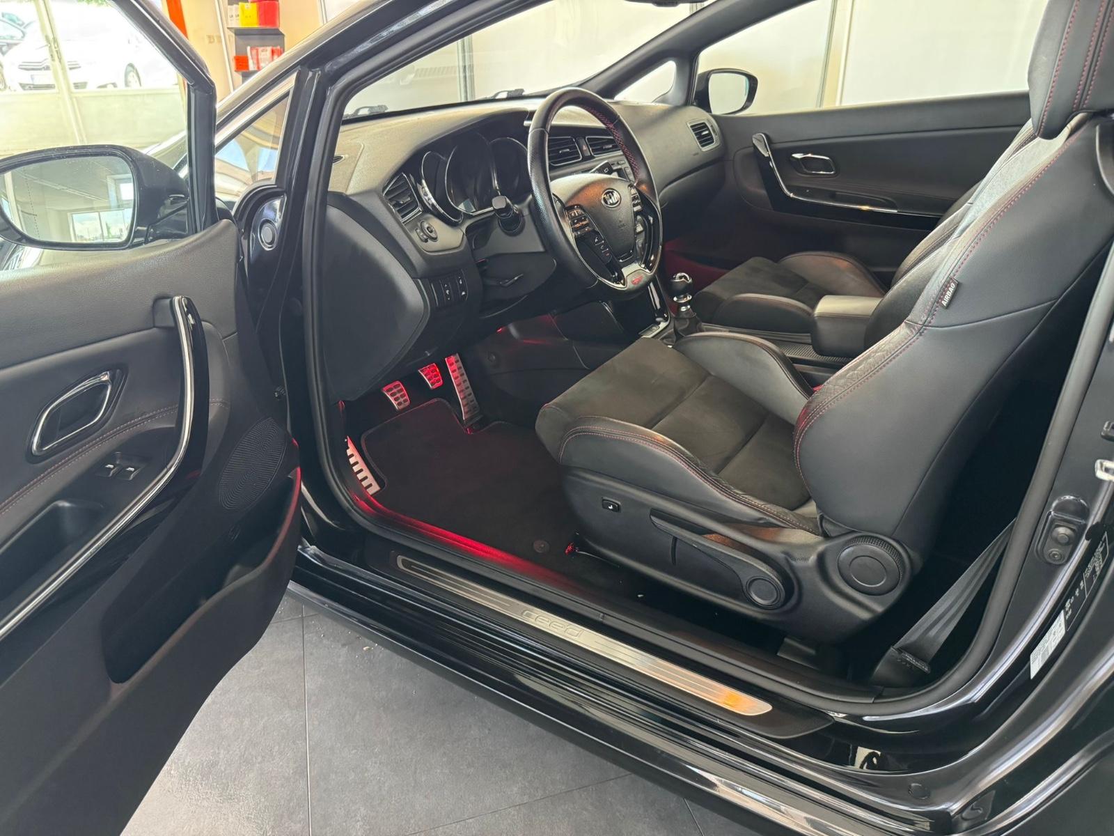 Kia ProCeed GT-Track 1.6 TGDI Voll Pano Navi TÜV NEU