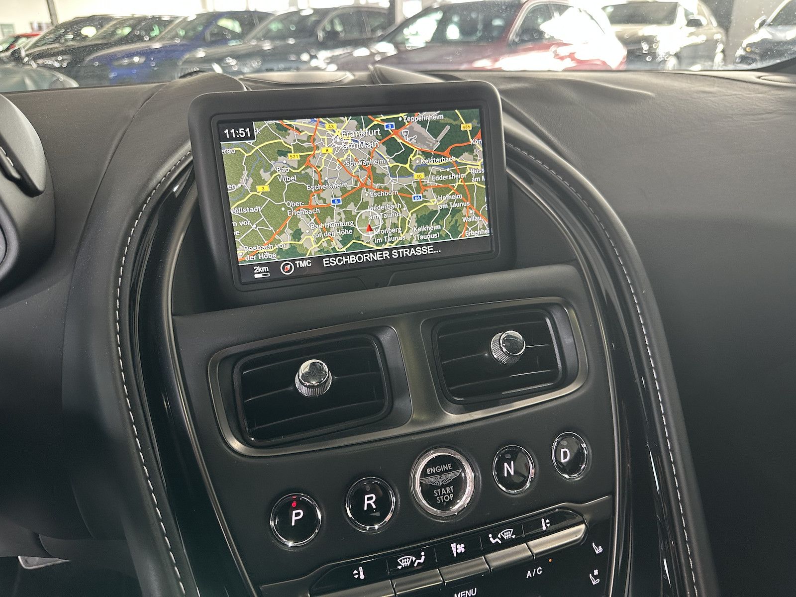 Fahrzeugabbildung Aston Martin DB11 V 12 AML Special Colour/Black-Tech-Pack/