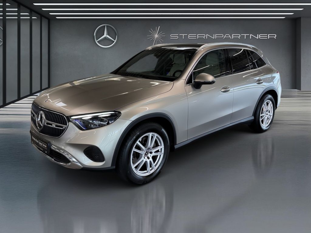 Mercedes-Benz GLC 220 d 4M AVANTGARDE+PANO+DIGITAL+DISTR+AHK