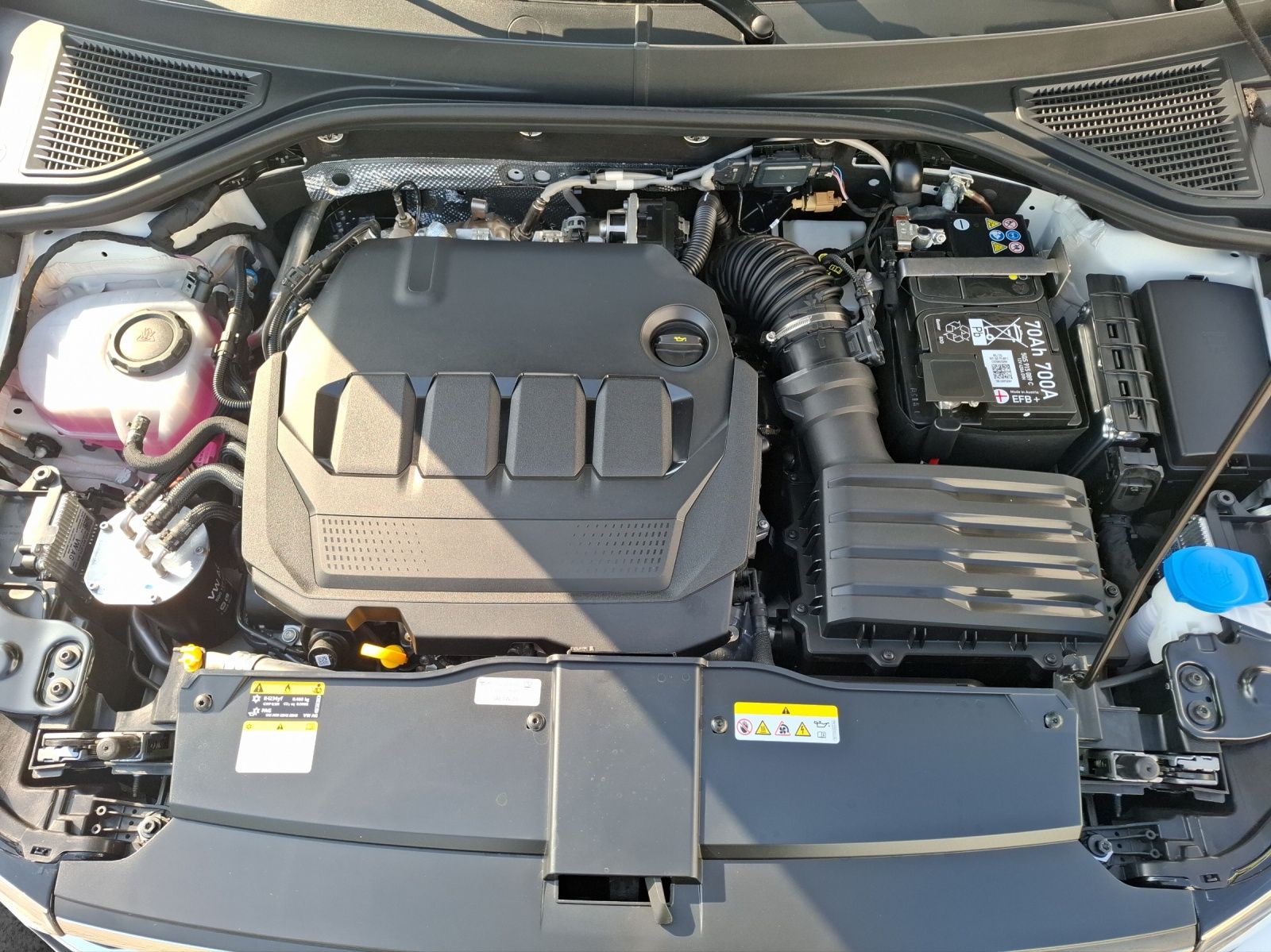 Fahrzeugabbildung Volkswagen T-Roc Style 4Motion AHZV, IQ.LIGHT