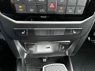Fahrzeugabbildung Ssangyong Tivoli QUARTZ Grand Automatic*Klimatronic*SH*M24