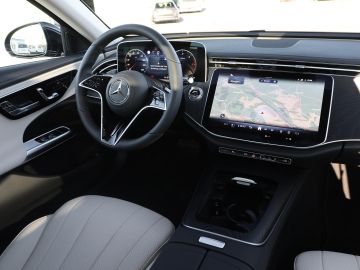 Mercedes E 200 - 8