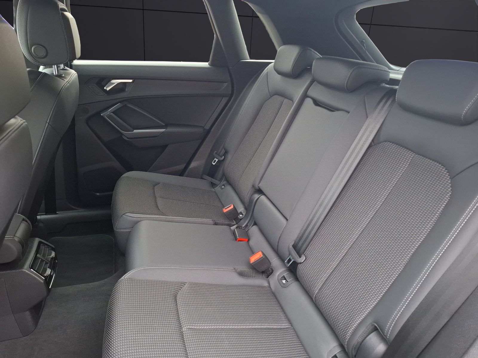 Fahrzeugabbildung Audi Q3 40 TFSI S-line quattro S-tronic LED AHK Navi
