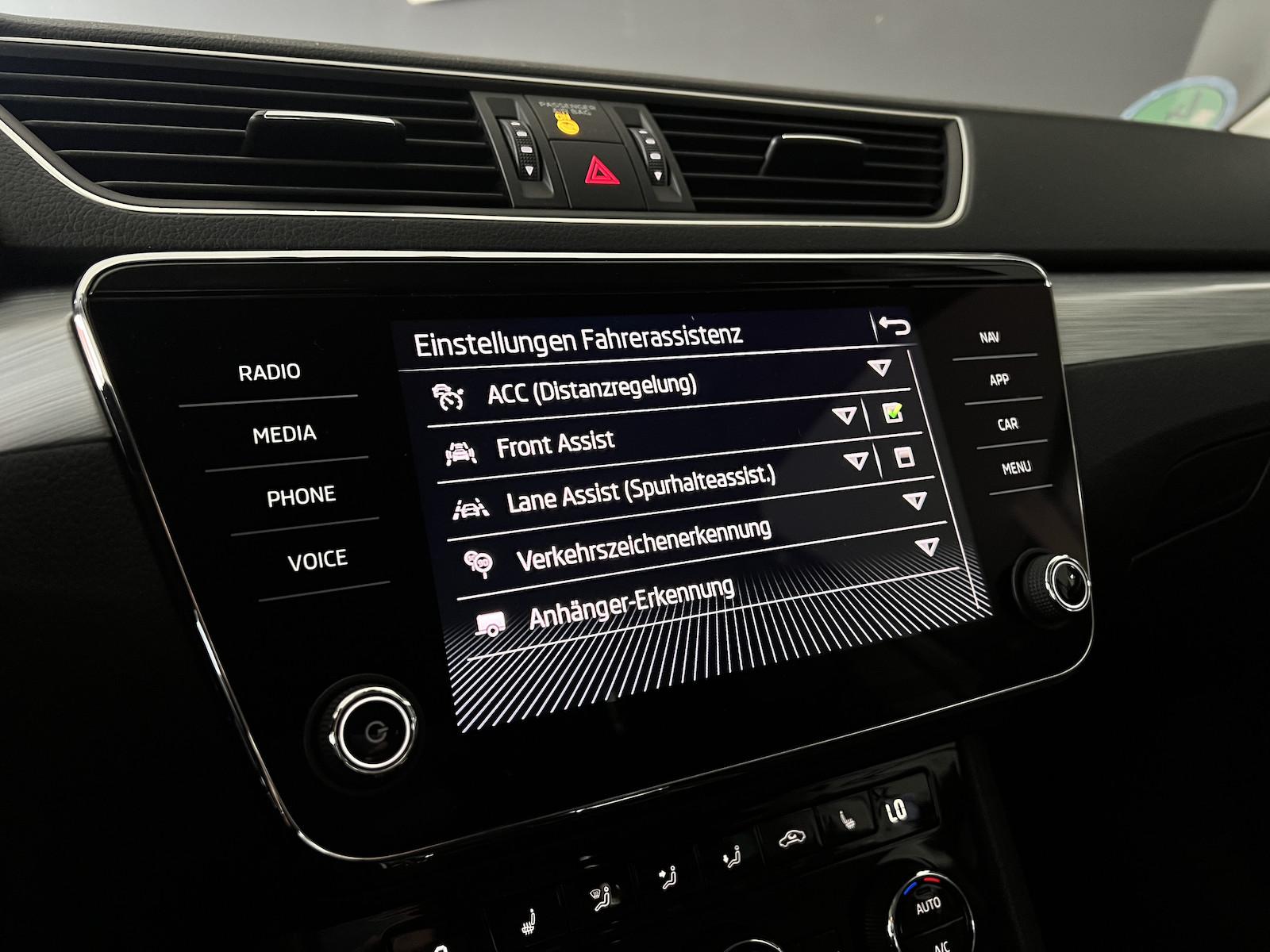 Skoda Superb 2.0 TDI Ambition*DSG*NAVI*LED*AHK*SITZ-HZ