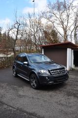 Mercedes-Benz ML 63 AMG 10th Anniversary  - Mercedes-Benz Geländewagen aus dem Jahr 2010