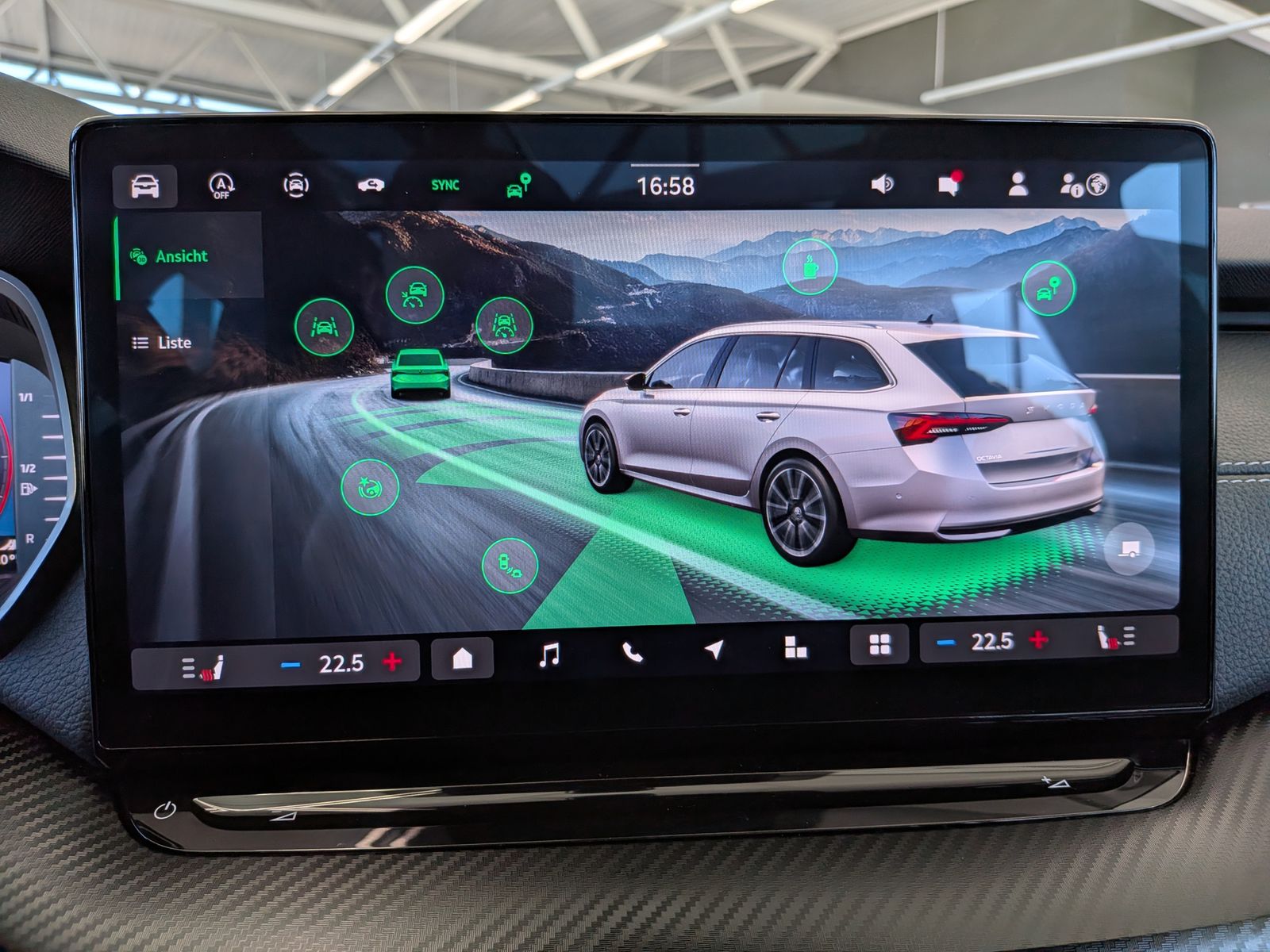 Fahrzeugabbildung SKODA Octavia 1.5 TSI Sportline Pano Matrix AHK 5J-Gar