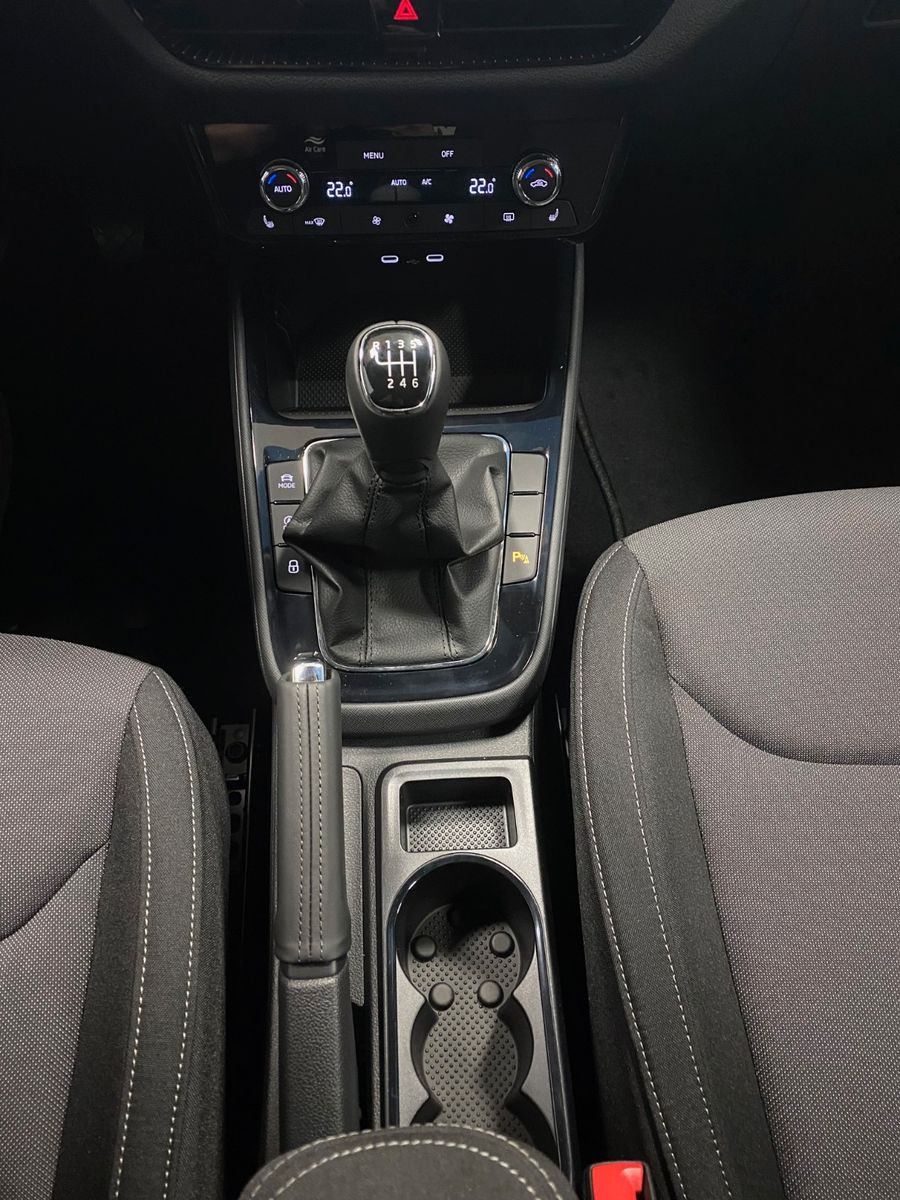 Fahrzeugabbildung SKODA Fabia 1.0 TSI Selection+bis 2030 Garantie+100tKM