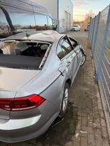 Volkswagen Passat 2.0 TDI SCR DSG Elegance - Volkswagen Passat: Unfallwagen