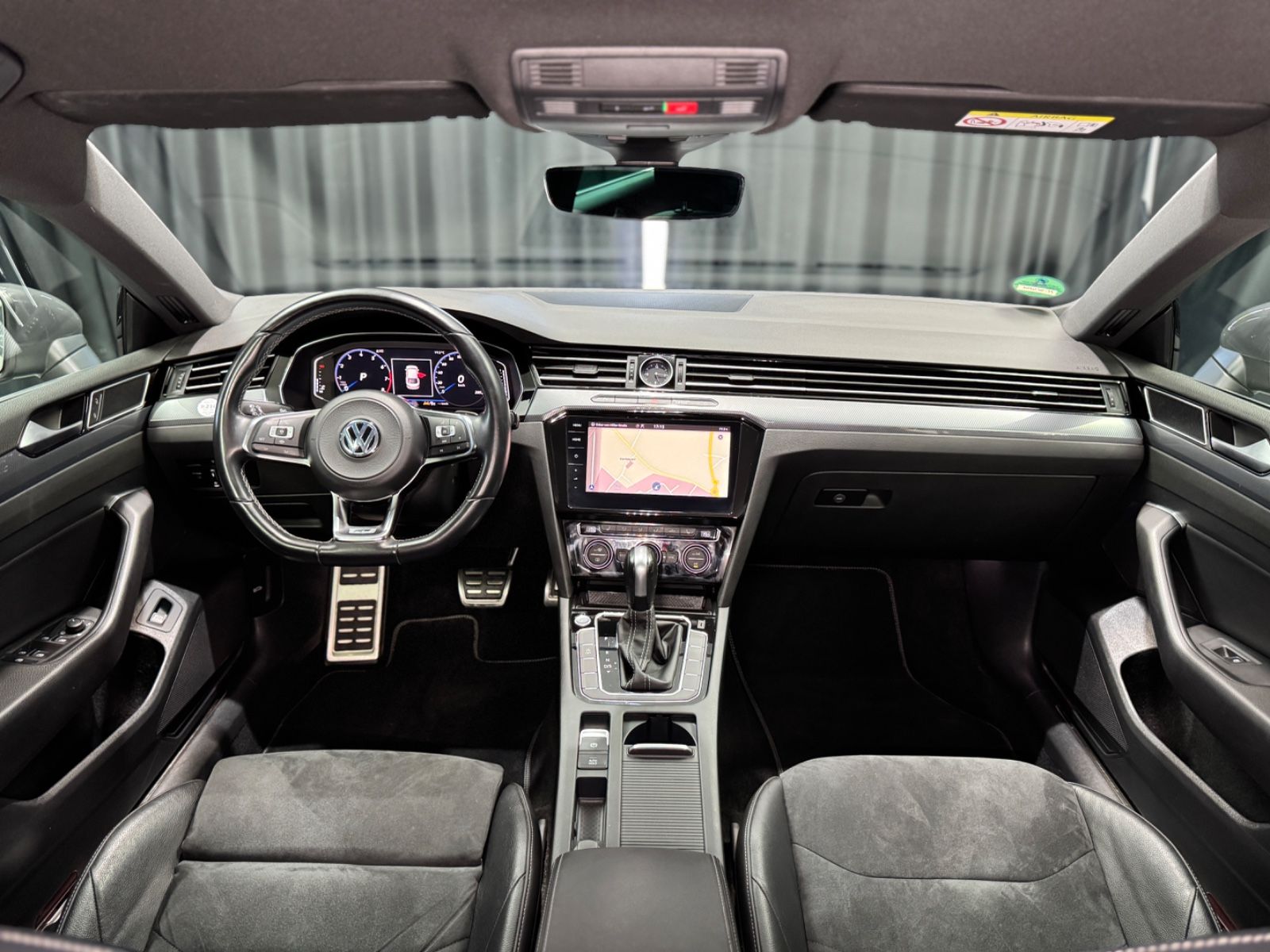 Fahrzeugabbildung Volkswagen Arteon R-Line|DSG|NAVI|ACC|DIGI-TACHO|1.HAND