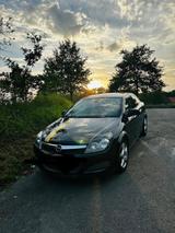 Opel Astra GTC  Benziner  TÜV bis 02/202... - Opel Astra aus 2010: Gtc