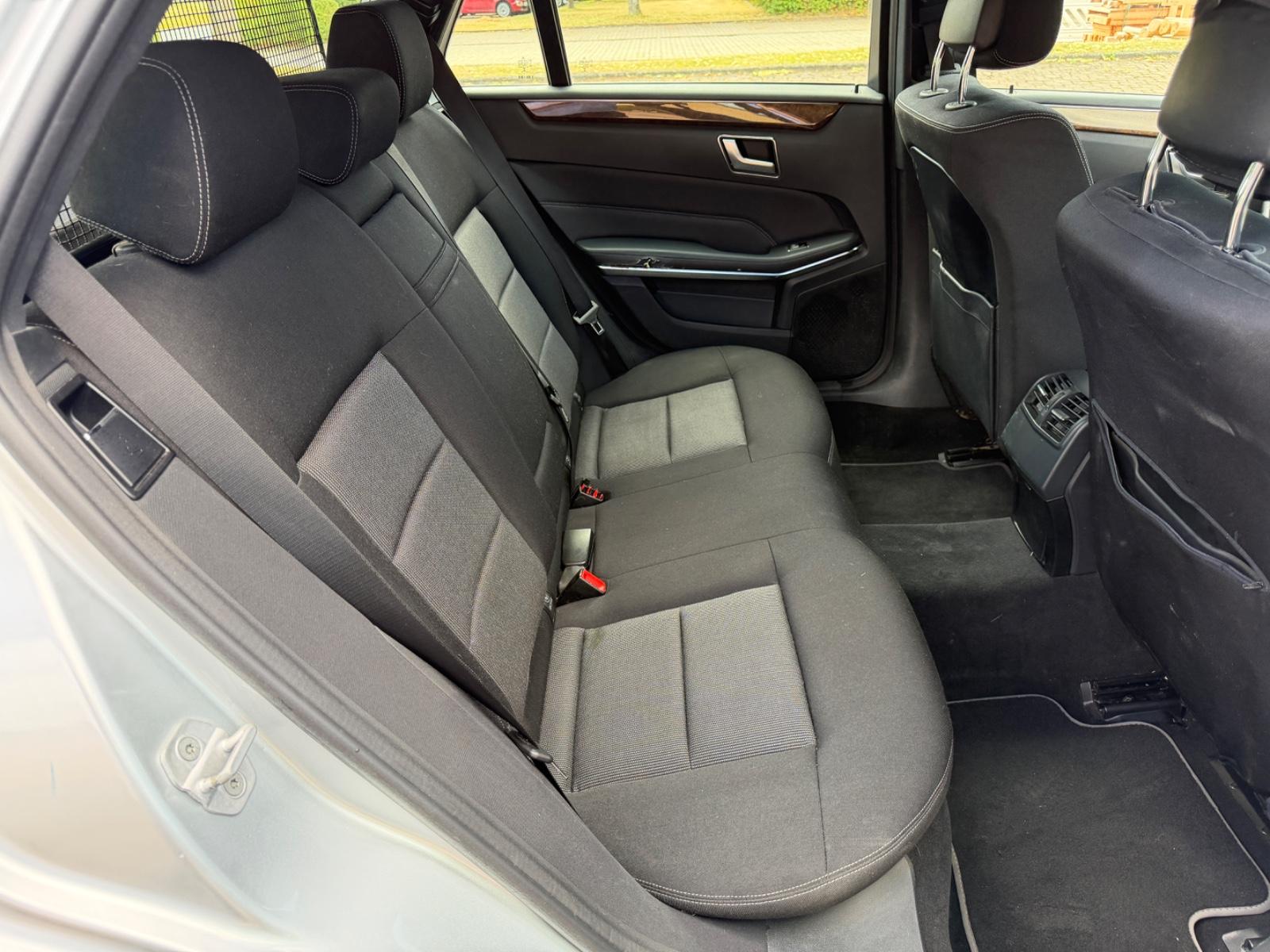 Mercedes-Benz E200 2013 — photo 21