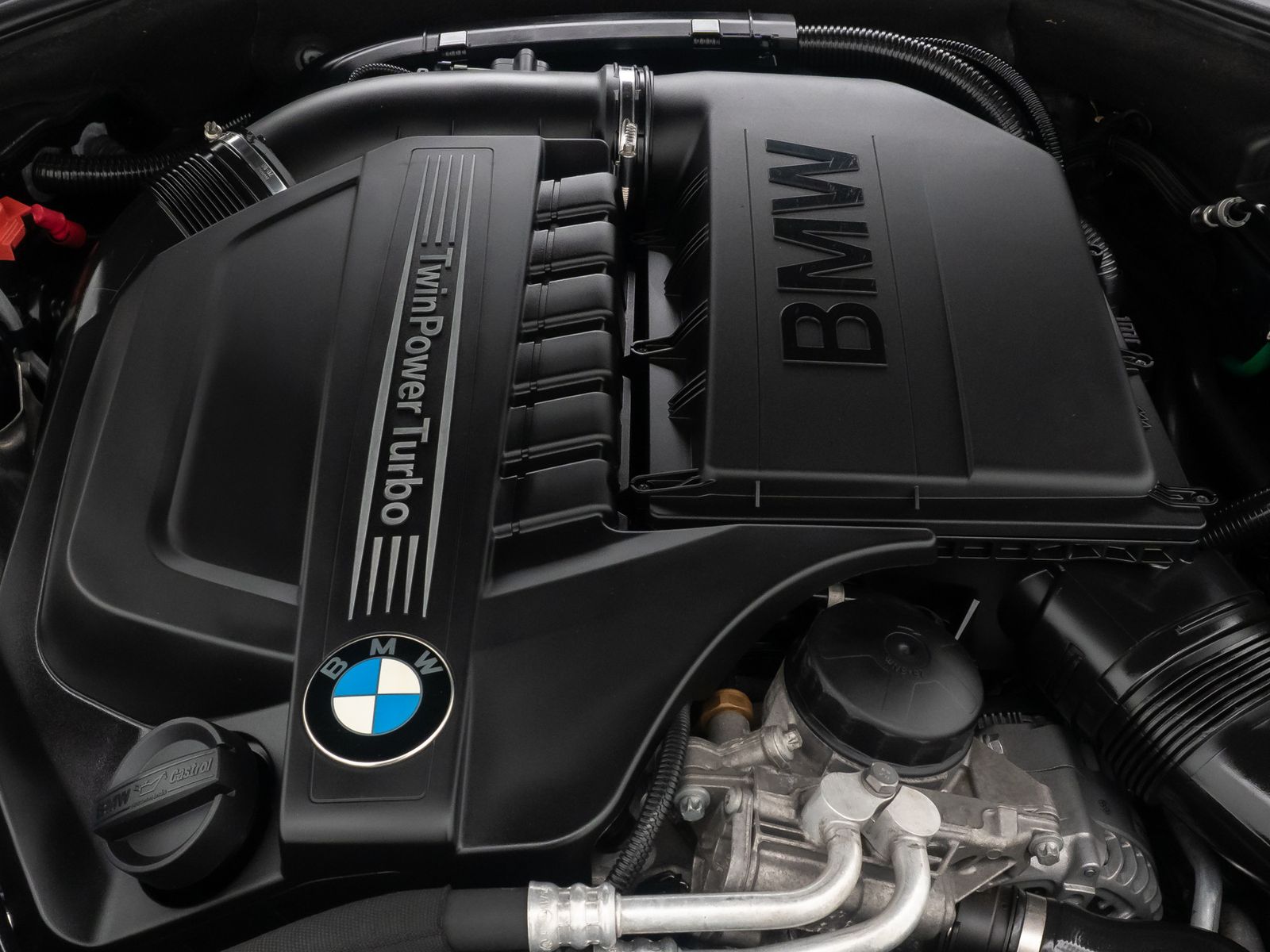 Fahrzeugabbildung BMW 640i xD Coupé M Sport H/K Kamera HUD SoftCl 19"