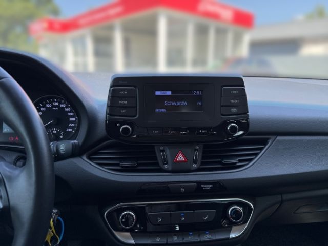 Fahrzeugabbildung Hyundai i30 cw Select 1.0 T-GDI +KLIMA+DAB+TEMPOMAT+PDC+