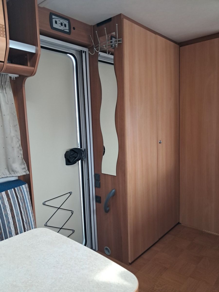 Fahrzeugabbildung Carado T 345 Fahrradträger,Radio,Heckbad