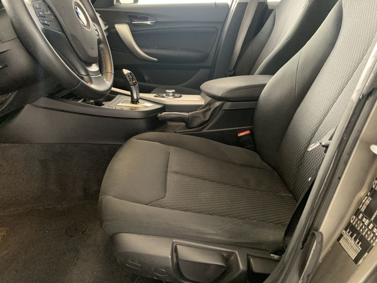 Fahrzeugabbildung BMW 118 d Advantage*PDC*Klima*SHZ*Navi*