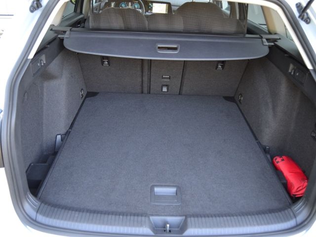 Golf VIII Variant 2.0 TDI 150 PS Style AHK/18-ZO