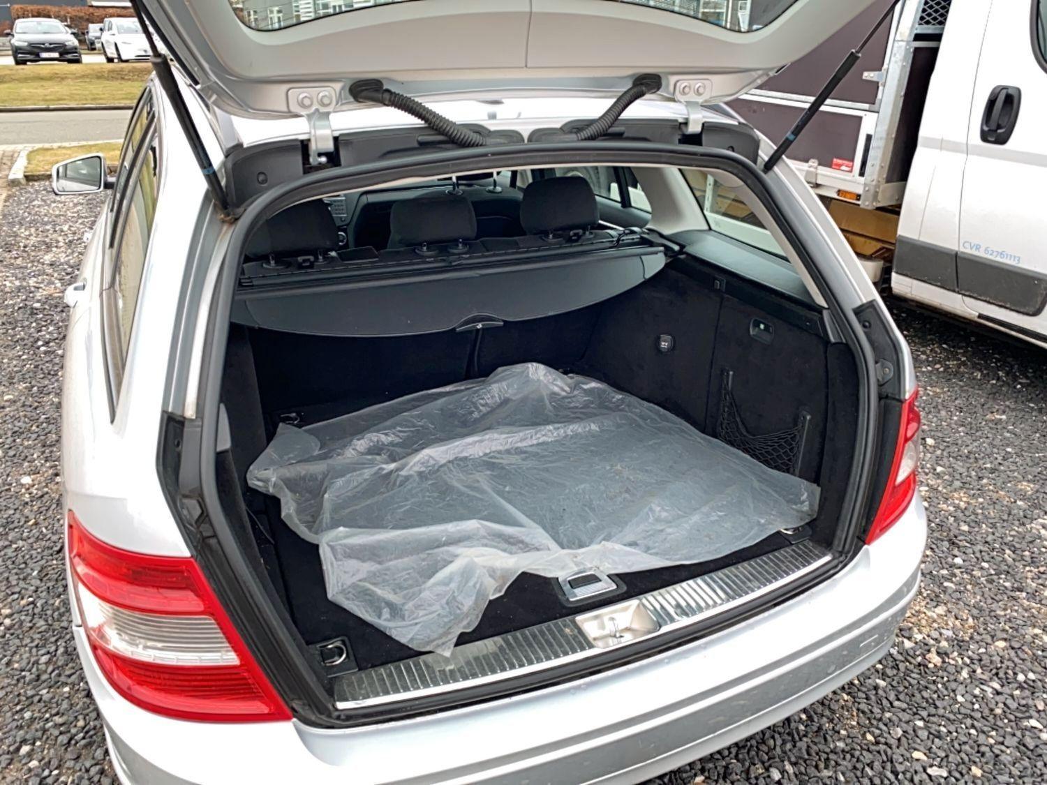 Mercedes-Benz C180 2010 — photo 5