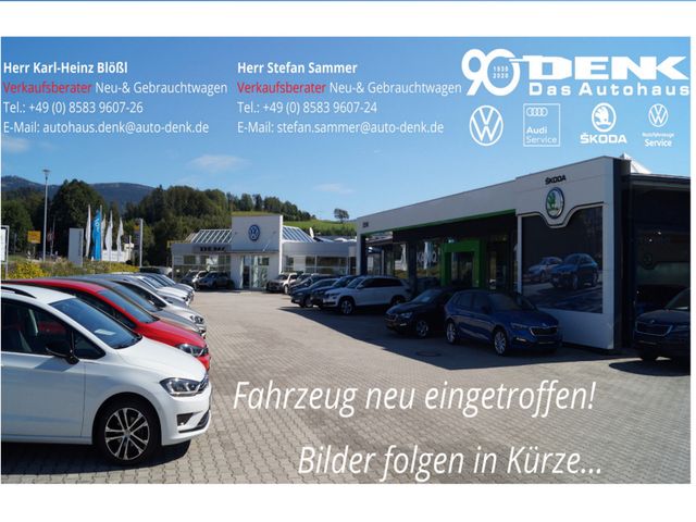 Golf VIII R-Line 1.5 TSI 6-Gang*STHZ*NAVI*AHK*