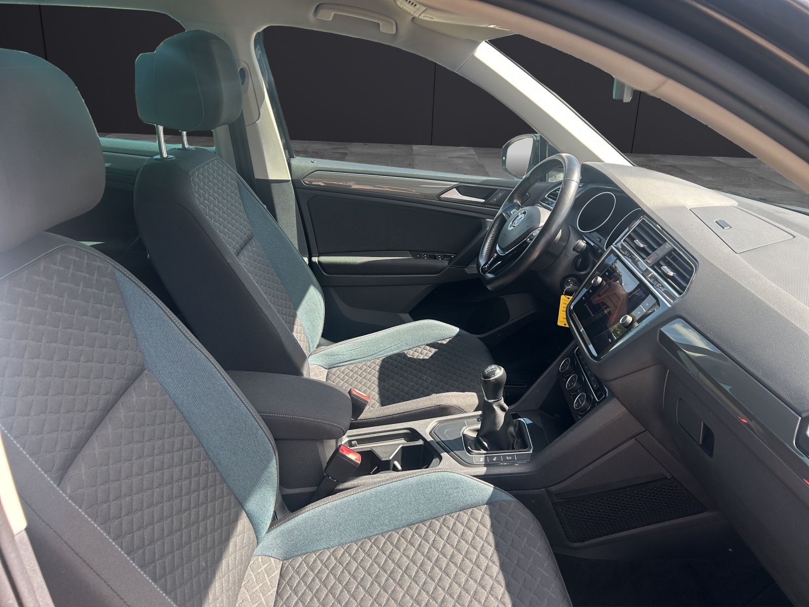 Fahrzeugabbildung Volkswagen Tiguan IQ.DRIVE LED Navi ACC AHK RFK SHZ