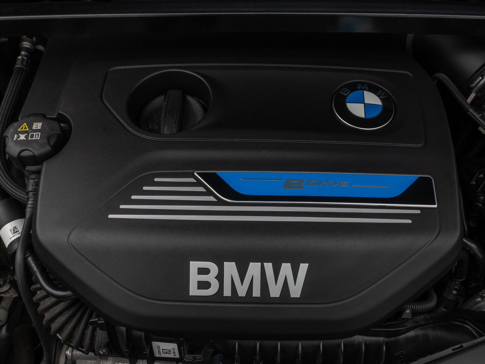 Fahrzeugabbildung BMW X1 xD25e DAB PDC LED Sithzg Geschwindigkeitsreg