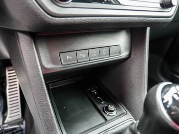 Fahrzeugabbildung Volkswagen Caddy 2.0 TDI 4MOTION Alltrack Bi-XENON PLA Allt