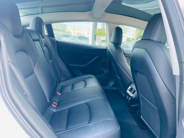 Fahrzeugabbildung Tesla Model 3 PERFORM AWD PANO+NAVI+STDHZ+LED+SHZ+KAM+