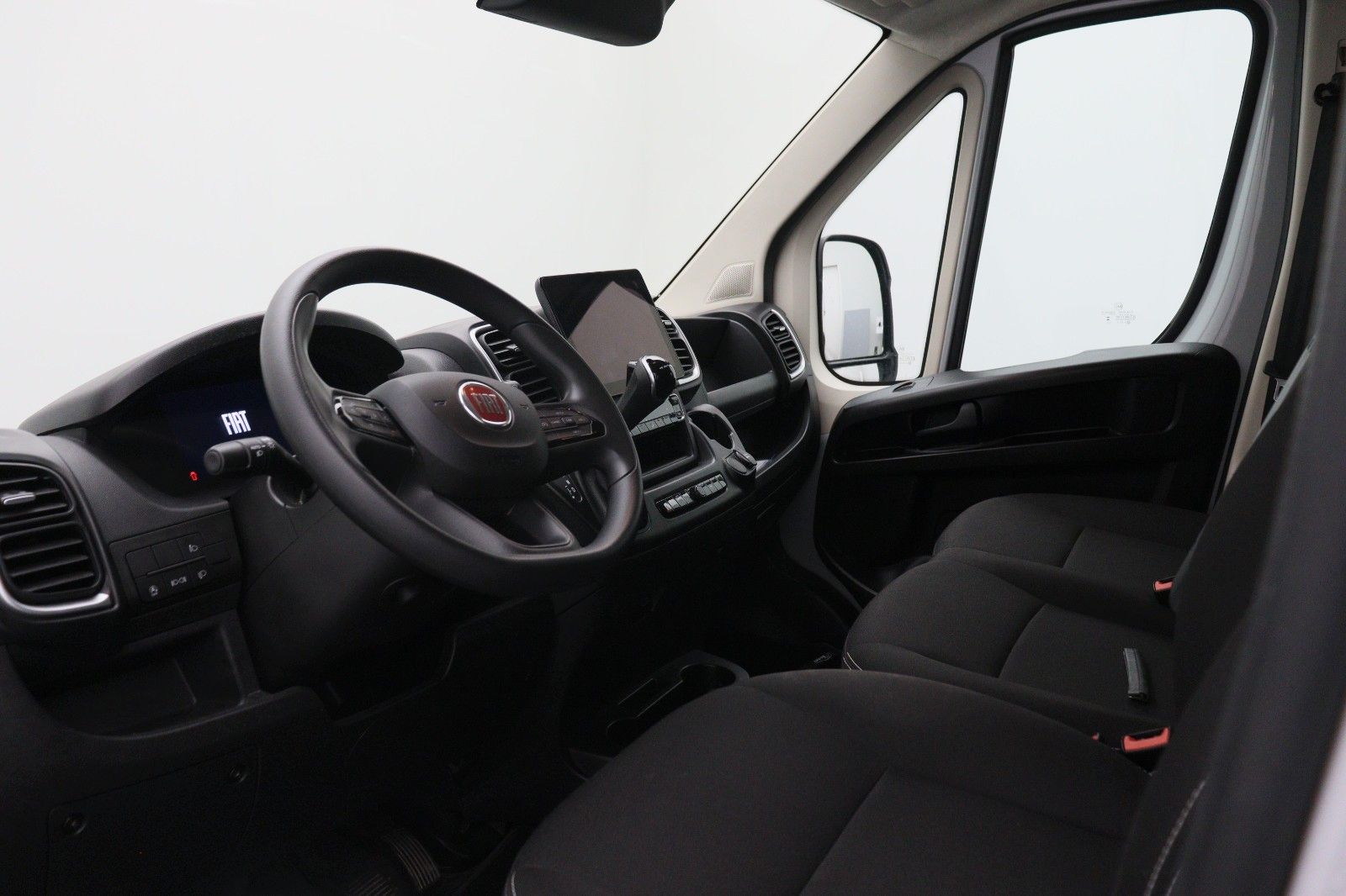 Fahrzeugabbildung Fiat Ducato Serie 8 Multicab 35 L2H1 AT NAVI KAMERA