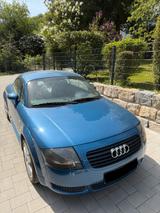Audi TT TÜV neu Scheckheftgepflegt - Audi TT in Frankfurt (Main)