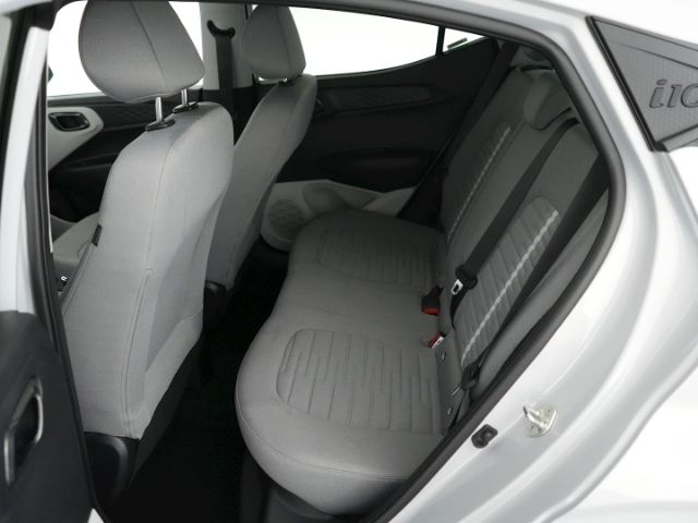 i10 FACELIFT PRIME AT+NAVI+RÜCKFAHRKAMERA+SITZ-/