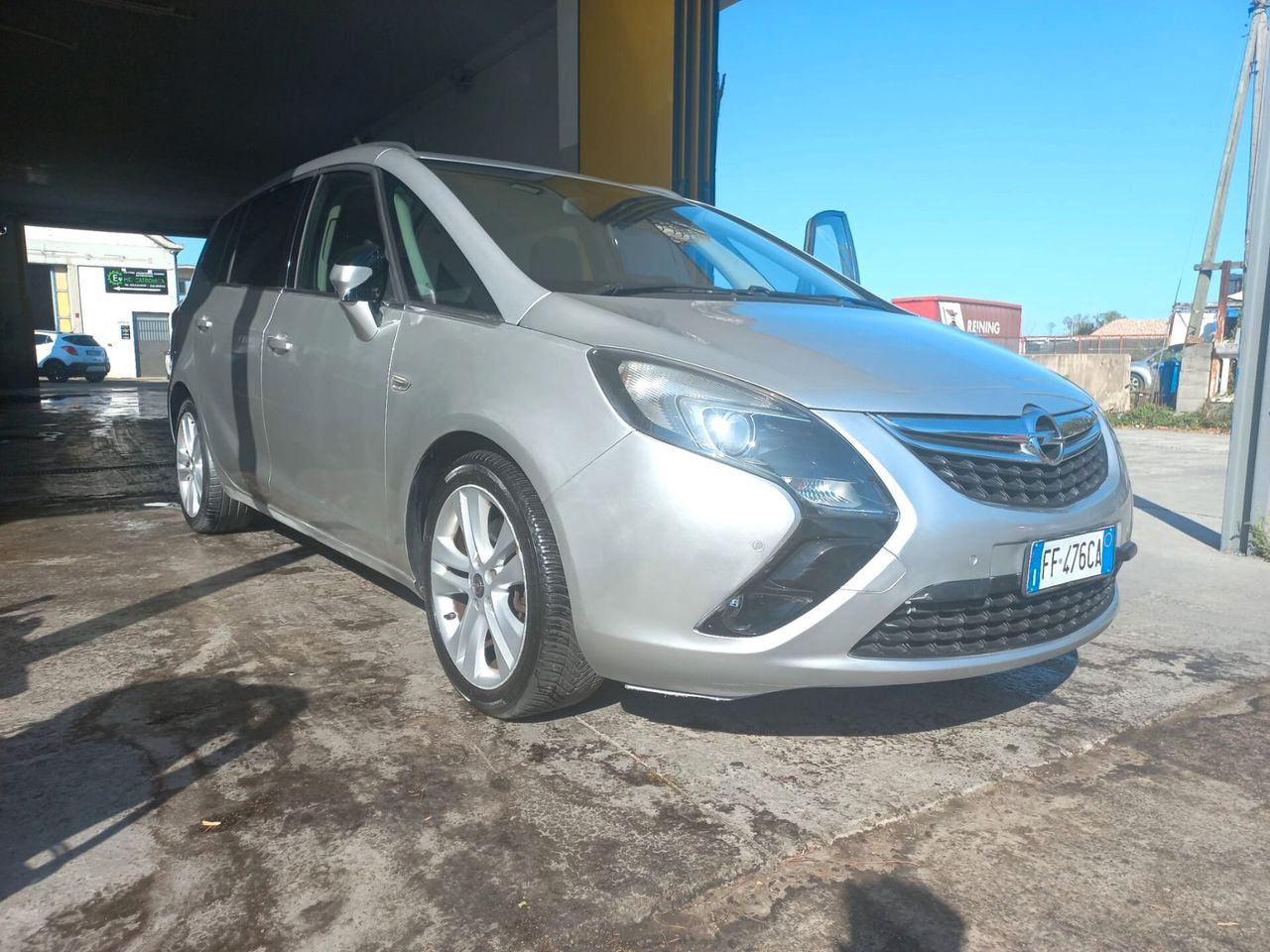 Opel Zafira Tourer - 1