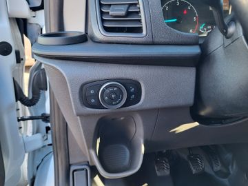 Fahrzeugabbildung Ford Transit Custom Kasten 300 L2 Trend