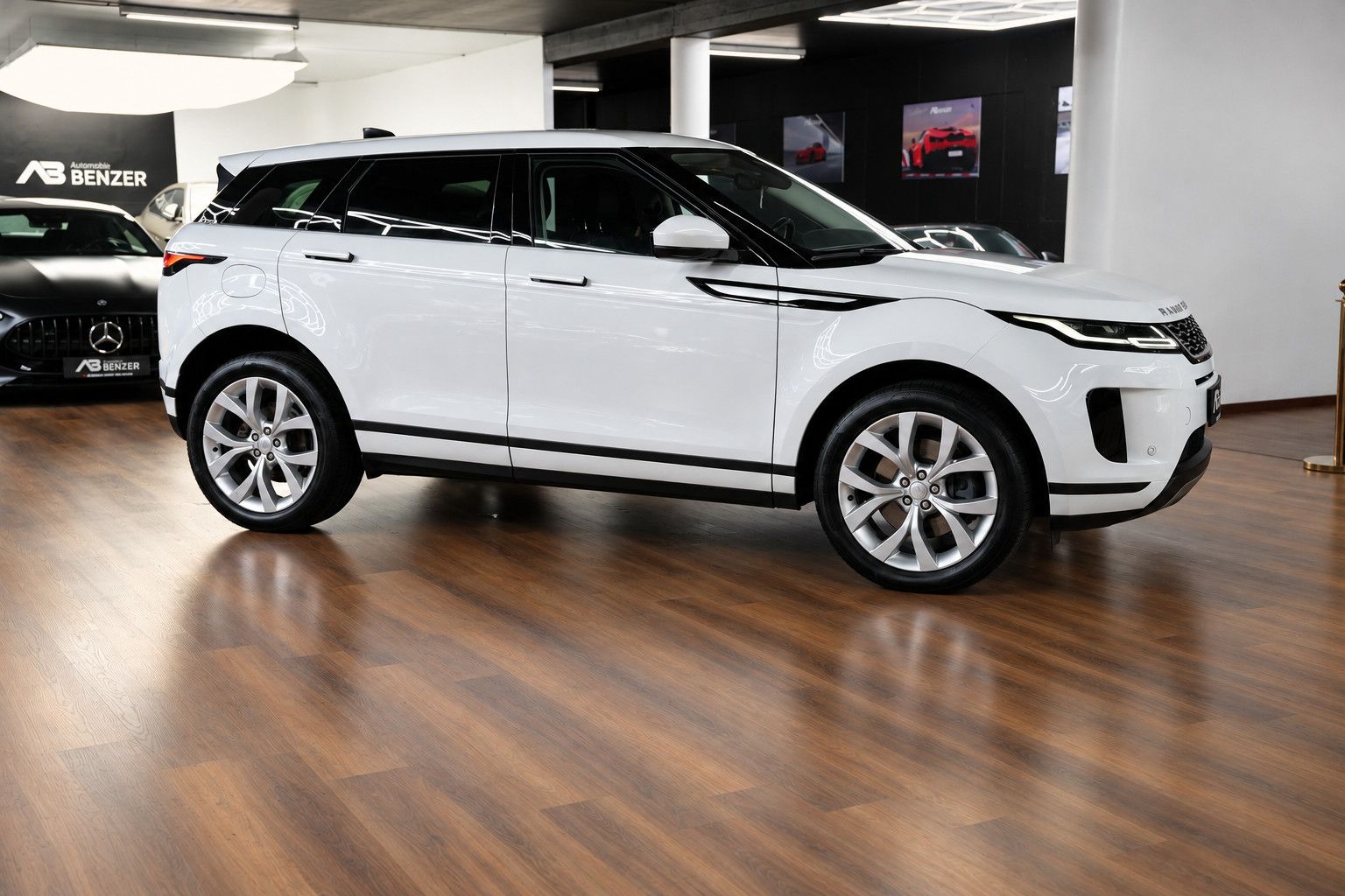 Fahrzeugabbildung Land Rover Range Rover Evoque SE *Meridian*Kamera*Memory