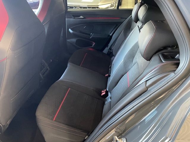 Golf GTI Clubsport Matrix LED Navi DCC Kamera 19