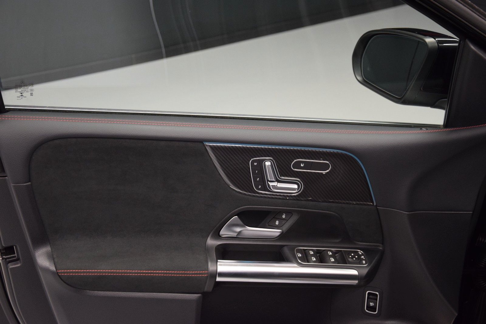 Fahrzeugabbildung Mercedes-Benz B 220 4Matic AMG-Line Pano LED Kamera Tempomat