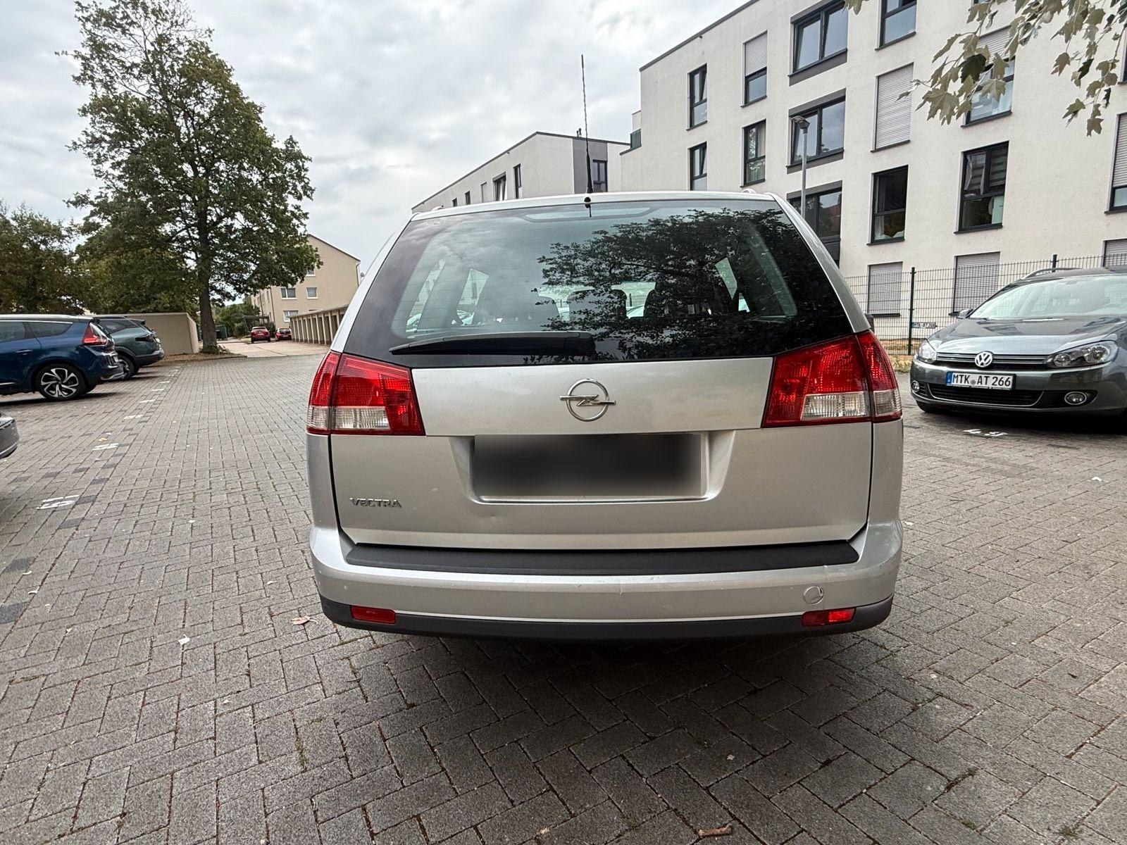 Opel Vectra 2009 — photo 11