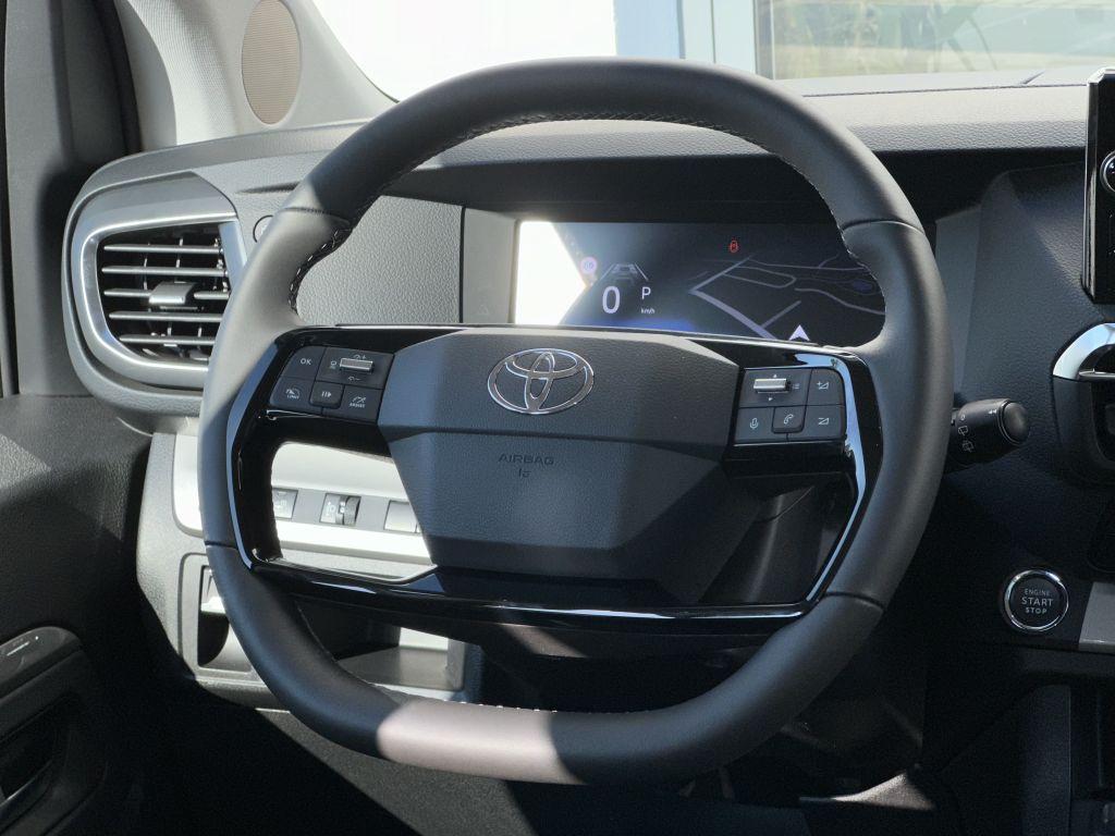 Toyota Proace Verso L2 Lounge Sthzg.,Leder,Pano,sofort