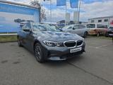 BMW 320i Limousine Advantage Head-Up DAB WLAN Shz - BMW 320 Gebrauchtwagen in Erfurt